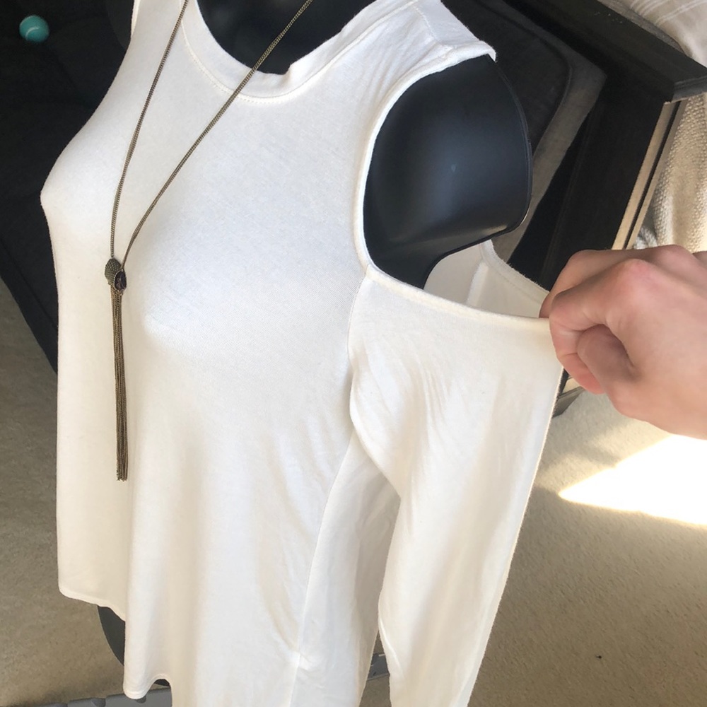 Alya cold shoulder shirt